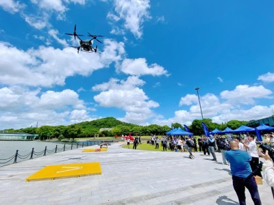 国际低空经济博览会&ldquo;未展先飞&rdquo;，功能各异的无人机在公园&ldquo;炫技&rdquo;