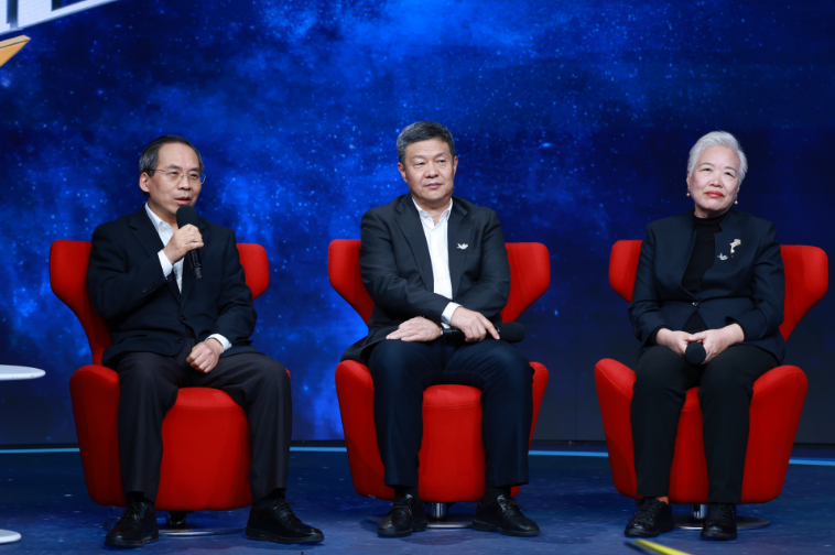 经济学家盘点2025年中国经济：&ldquo;韧性&rdquo;是首要特征，低空经济、人形机器人等多领域未来可期